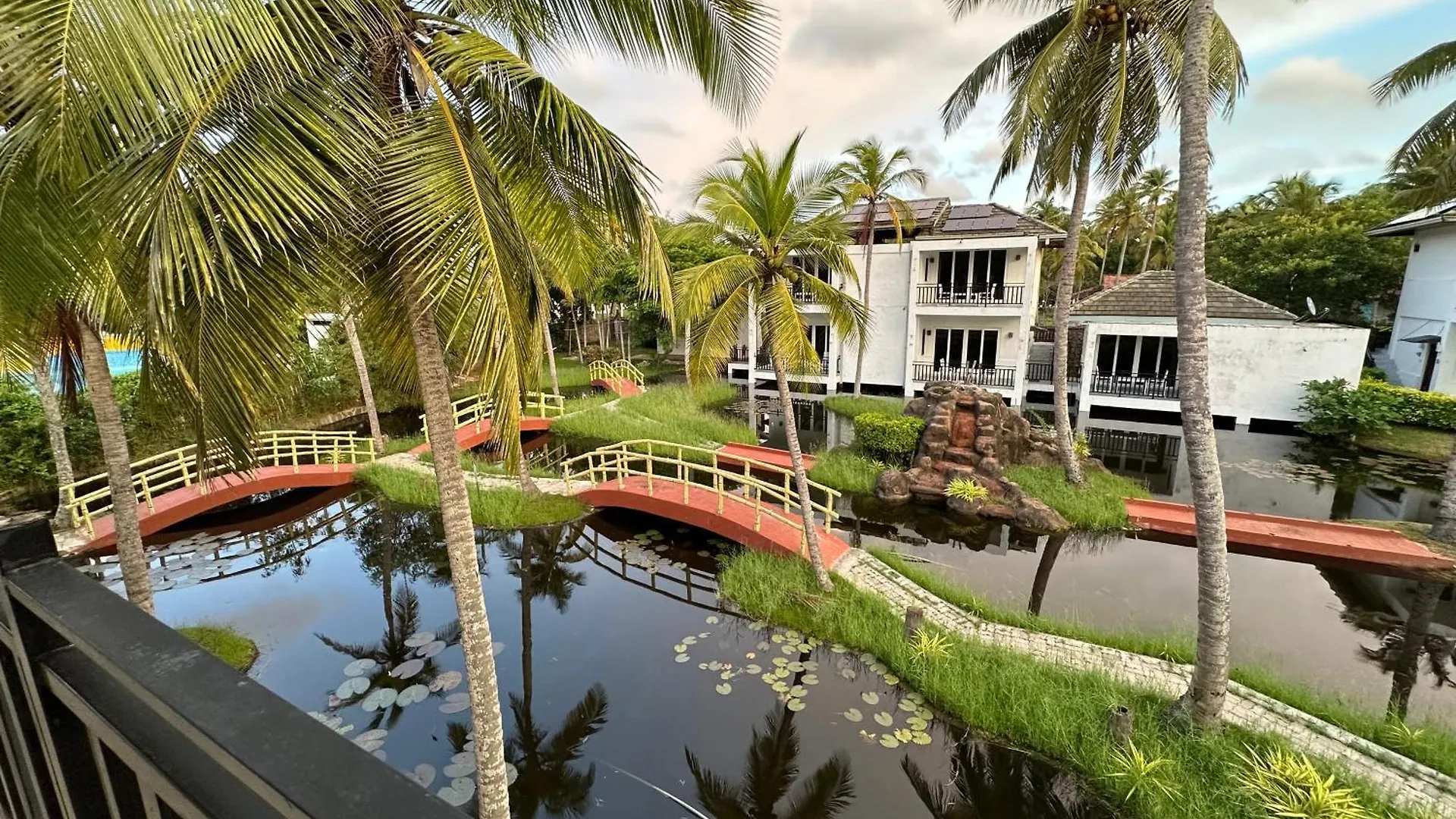 Amaluna Resorts Negombo