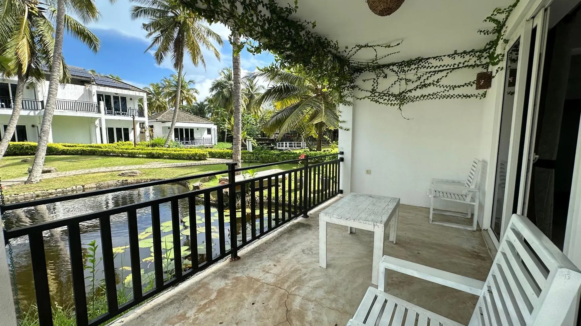 Amaluna Resorts Negombo